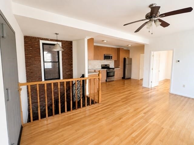 Building Photo - 39 Newkirk St