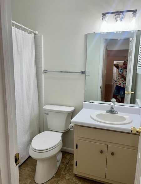 Building Photo - 134 Covington Pl