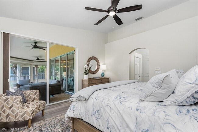 Building Photo - 20201 Burnside Pl