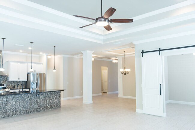 Building Photo - Vibrant 4/3 home in Longleaf!