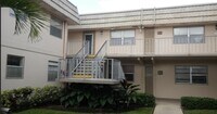 Building Photo - 568 Monaco Way