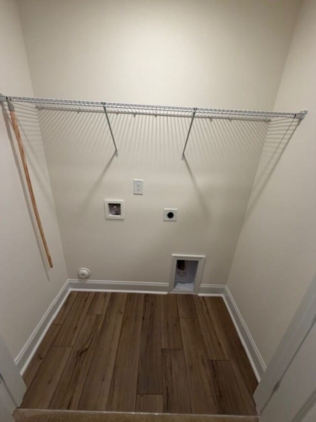 Building Photo - Mebane / Townhouse