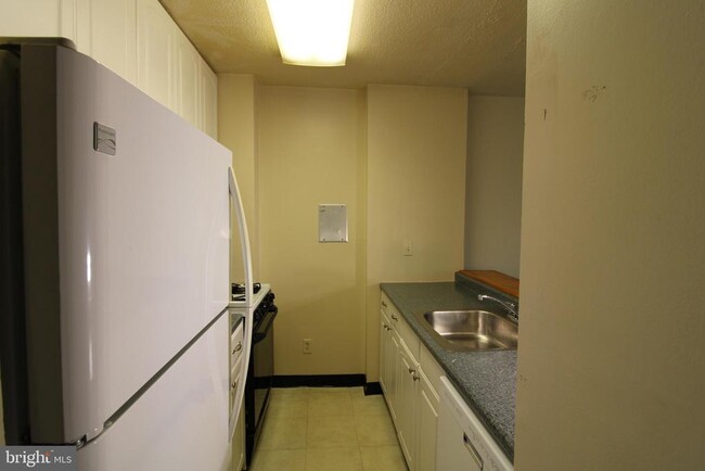 Building Photo - 11801 ROCKVILLE PIK Pike