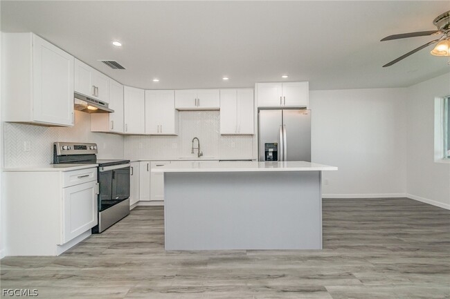 Building Photo - 1300 Estero Blvd