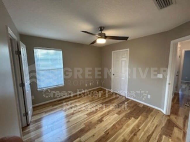 Building Photo - 1559 Lakeway Dr