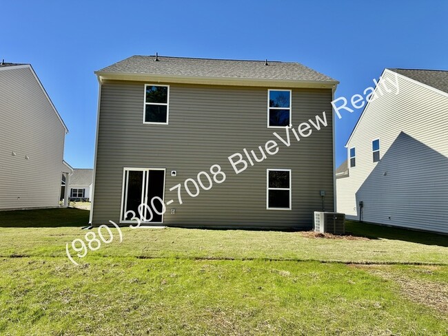 Building Photo - Brand new 3 bedroom 2.5 bathrooms 2 story ...