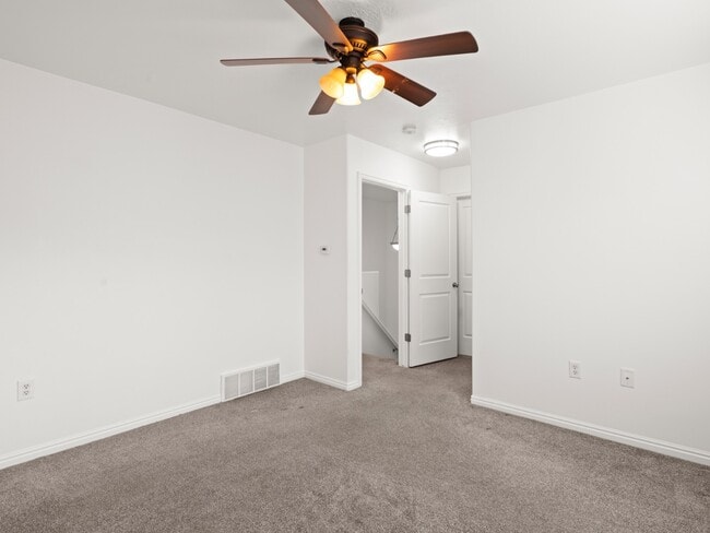 Building Photo - 5047 W Rock Butte Rd