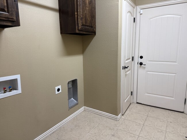 Building Photo - 414 Hidden Path