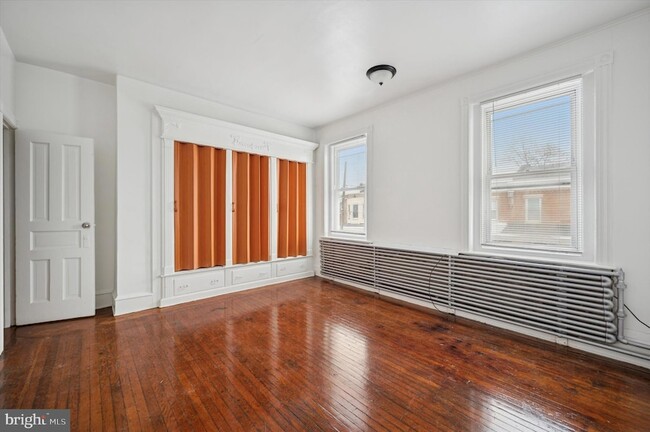 Building Photo - 1658 Conklin St