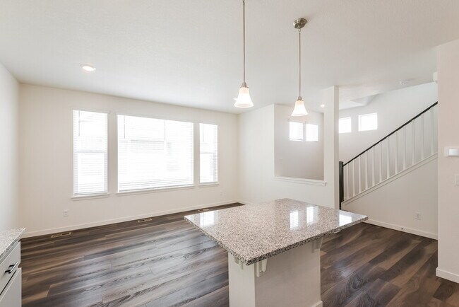 Building Photo - 18572 47th Dr