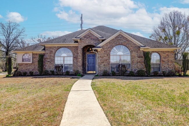 Primary Photo - 3 Bedroom 2 Bathroom House in Texarkana, AR