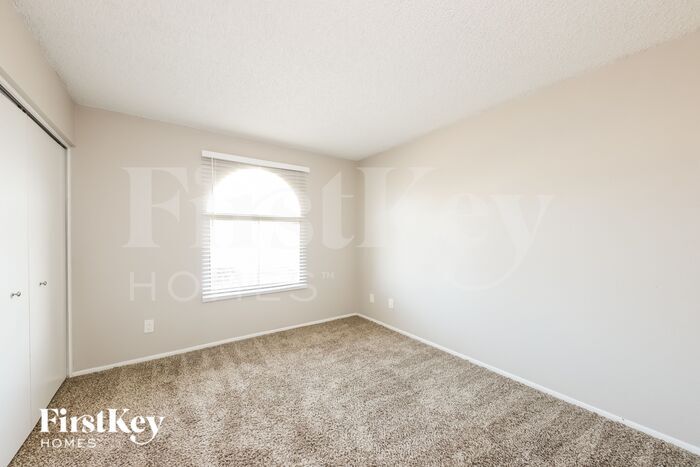Building Photo - 4923 W Larkspur Dr