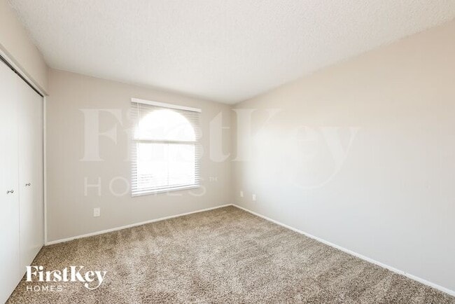Building Photo - 4923 W Larkspur Dr