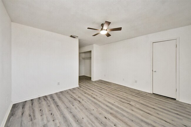 Building Photo - 3727 Prudence Dr