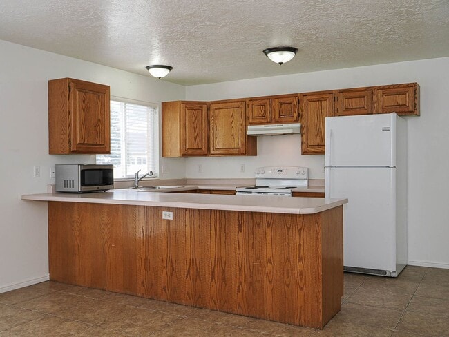 Building Photo - Charming 3-Bed, 2-Bath Home in Prime Ameri...