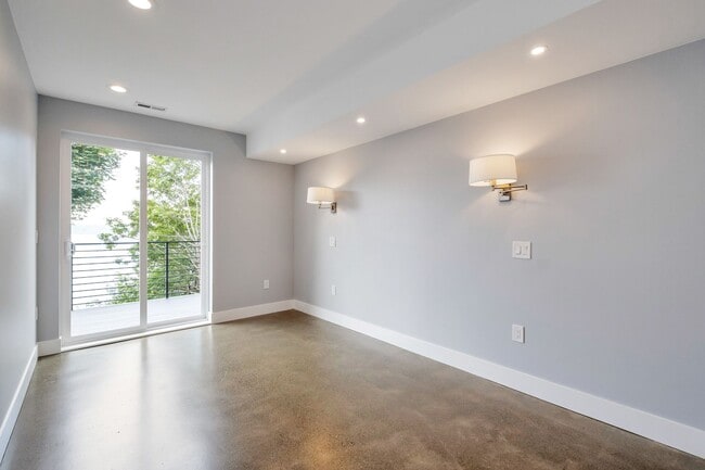 Building Photo - New View Three Tree Point