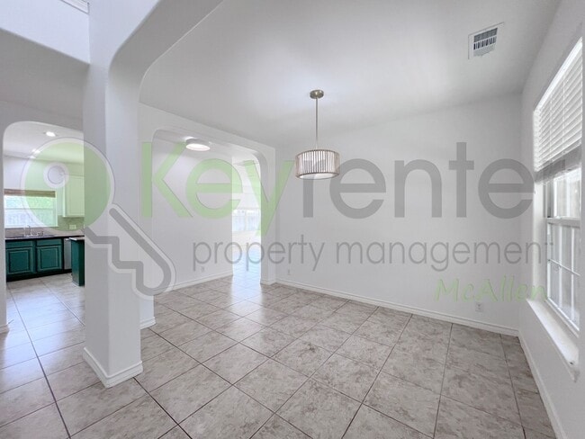 Building Photo - Beatutiful 5Bed/3Bath in Mcallen TX Now Av...