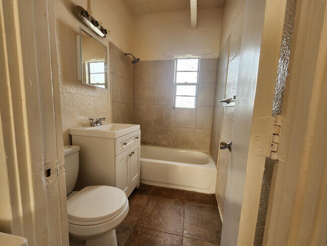 Primary Photo - 620 20th St