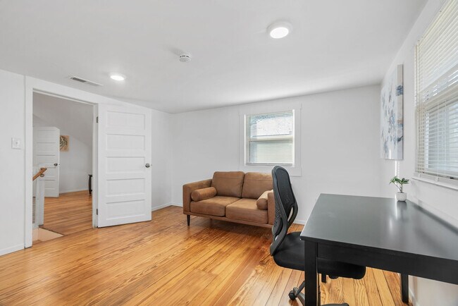 Building Photo - 3532 Greenwood Blvd