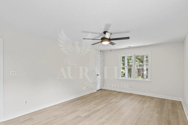 Building Photo - 623 Elmwood Ct