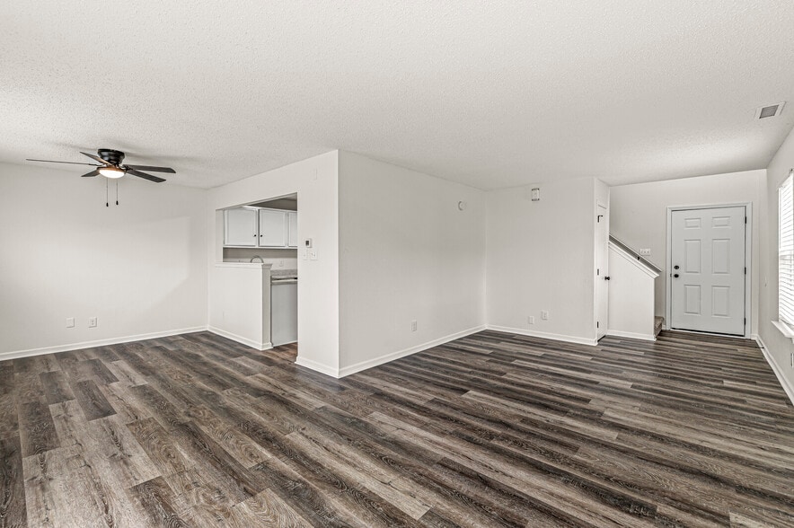 Building Photo - 1316 Freemont Ln