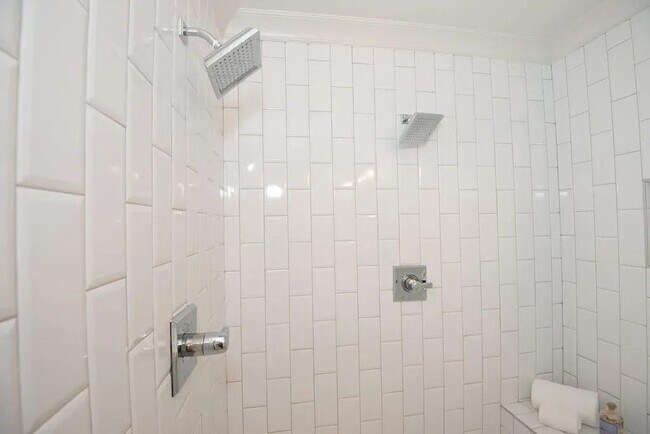 Building Photo - 314 Ashburton Ave SE