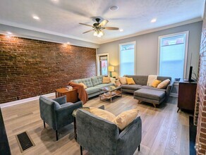 Building Photo - Beautiful Updated Home in Lawrenceville