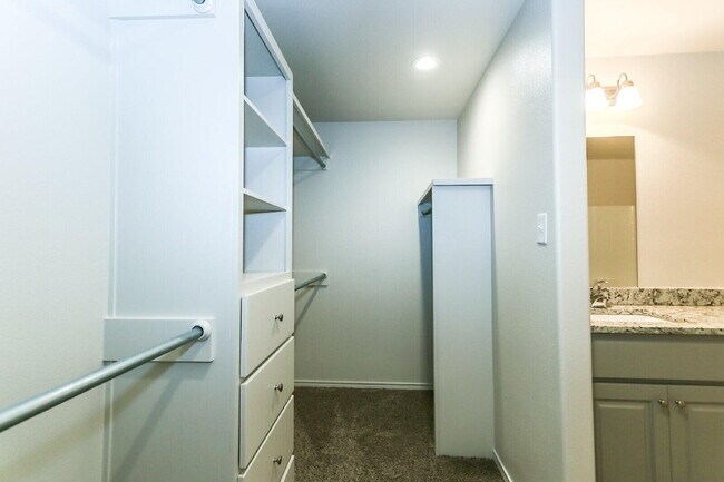 Building Photo - 6903 67th St