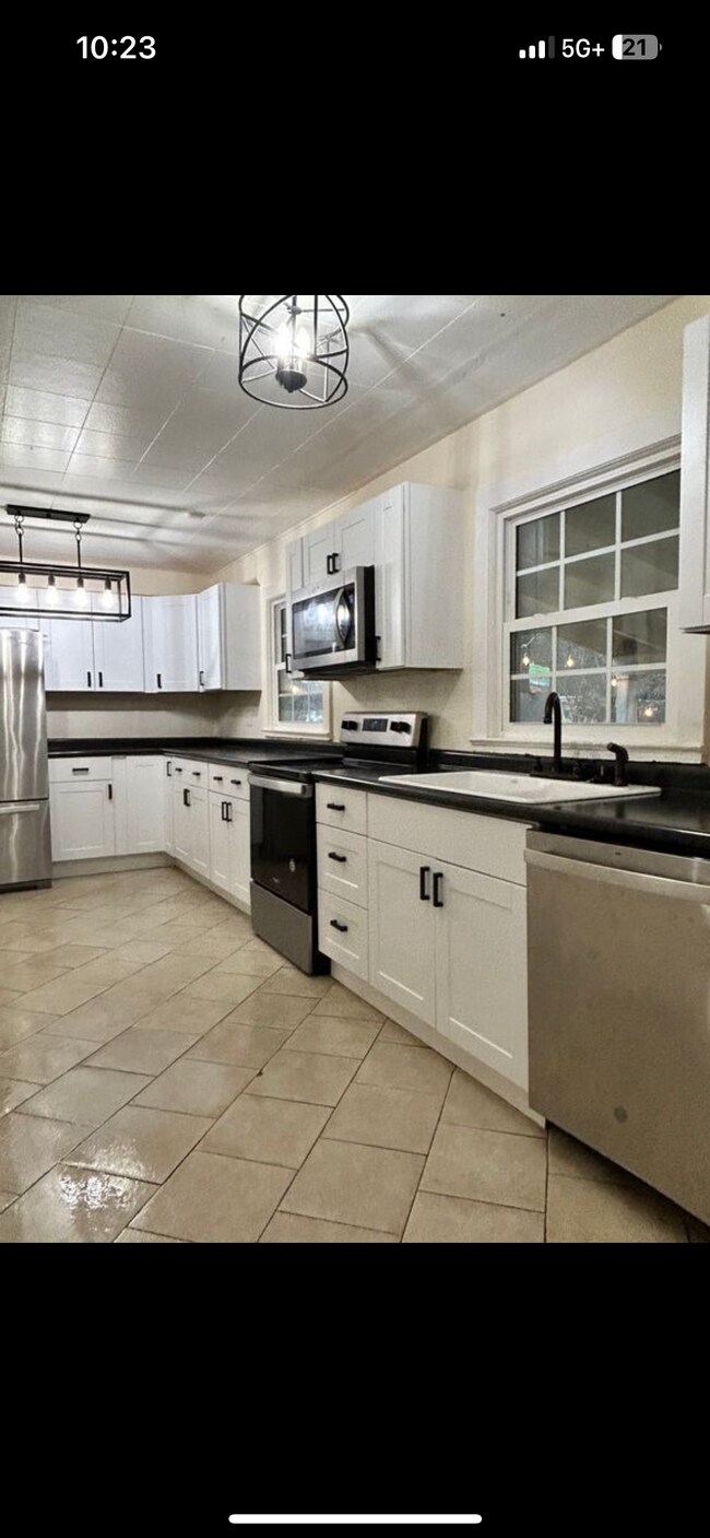 Building Photo - 131 Druid Dr