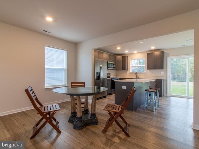 Primary Photo - 617 R Wilson Lp