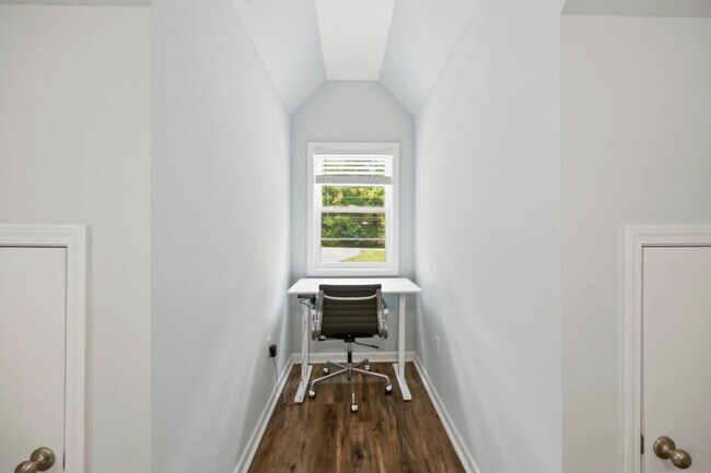 Building Photo - 138B Little River Run N