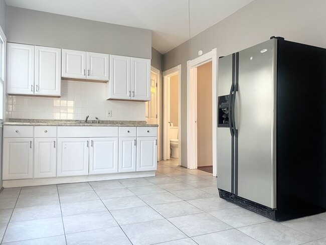 Building Photo - 116 Hawley St