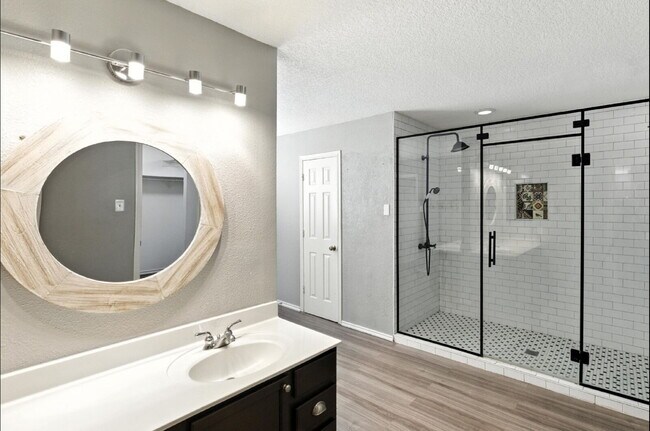 Building Photo - 22023 Oriole Hill Dr