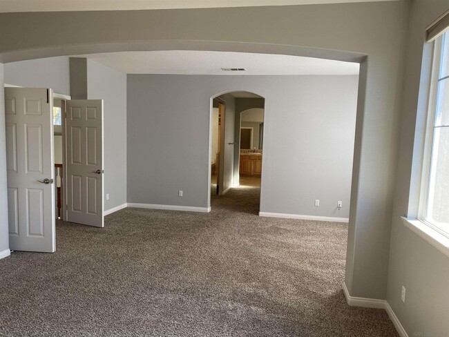 Building Photo - 513 Park Ln