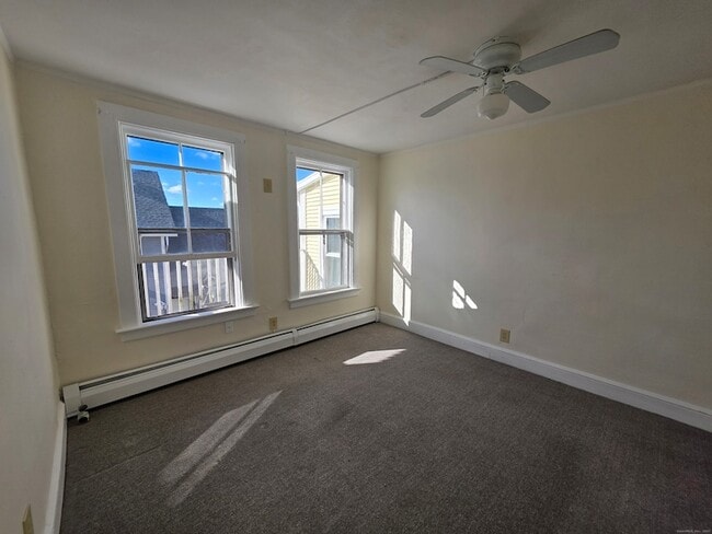 Building Photo - 110 Main St