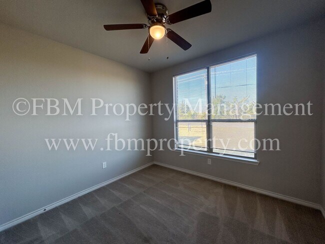 Building Photo - 1904 Uhl Rd