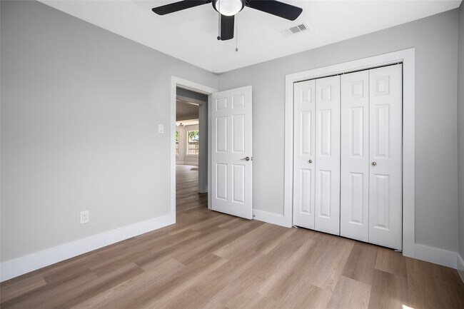 Building Photo - 1406 Kent Way