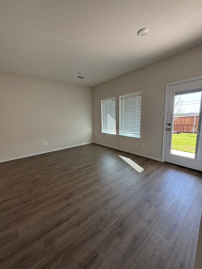 Building Photo - 3410 Marie Dr