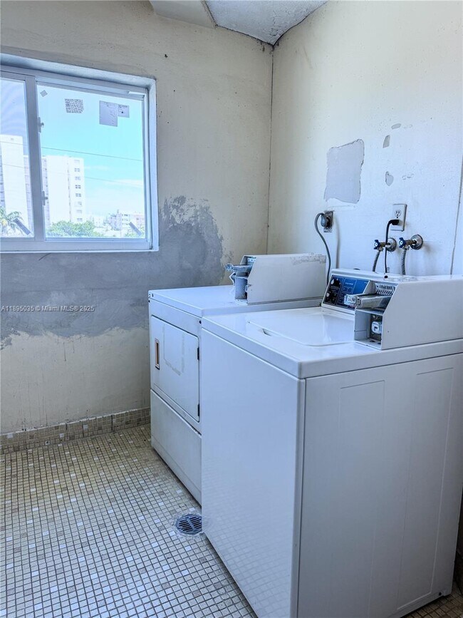 Building Photo - 7830 Dickens Ave