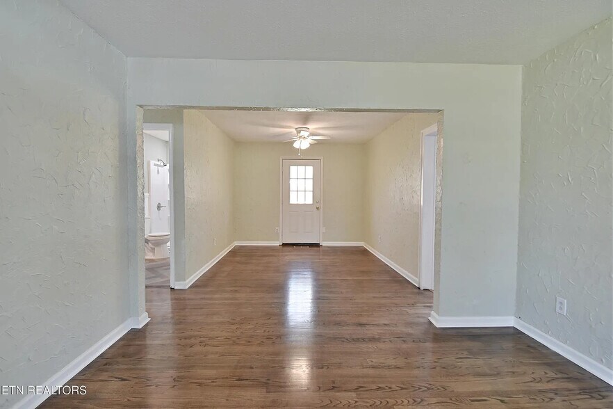 Building Photo - 829 Noragate Rd