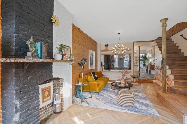 Building Photo - 389 12th St