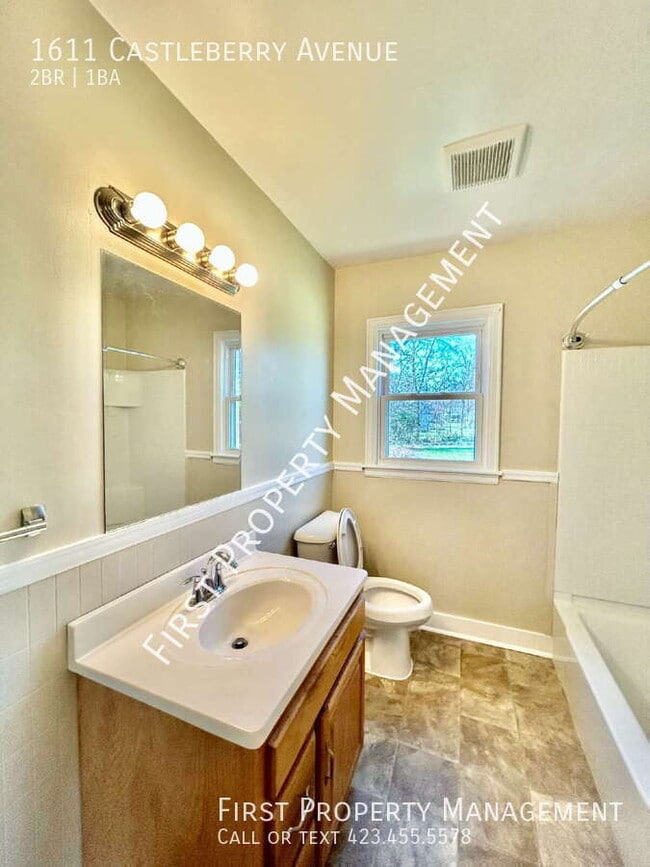 Building Photo - 1611 Castleberry Ave