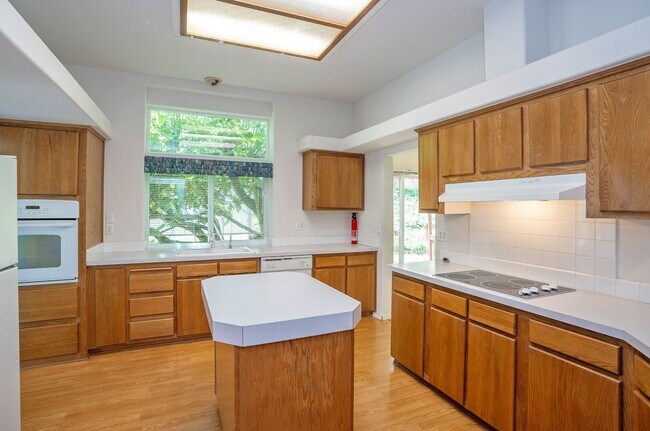 Building Photo - 3-Bedroom Gig Harbor Retreat with Private Setting and Modern Comforts