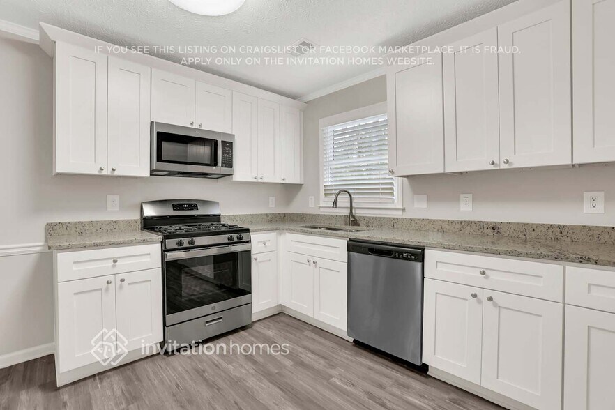 Building Photo - 2628 Laurel Woods Ln SE