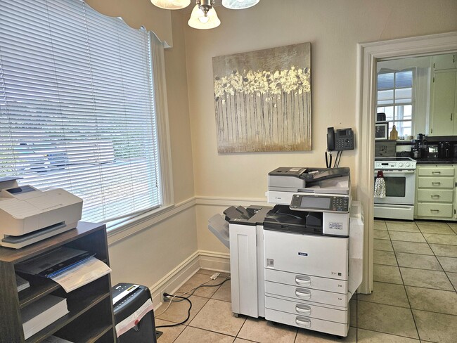 Building Photo - 3210 N Ocoee St