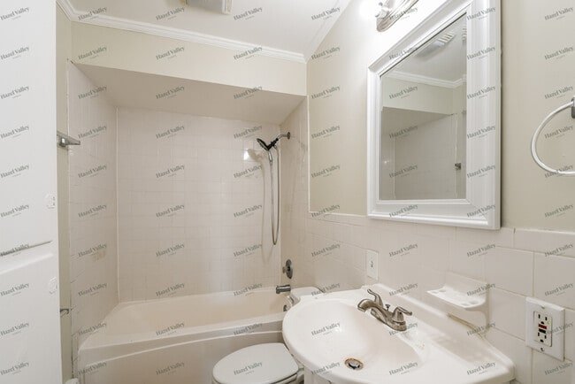 Building Photo - 1905 Mitchell Terrace