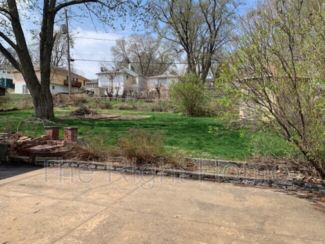 Building Photo - 5628 S 51st Ave