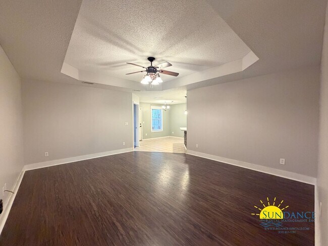 Building Photo - Charming 3 Bedroom Home in Mary Esther near Hurlburt Field!