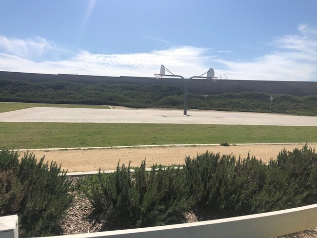 Building Photo - Murrieta Home with 6 Bedrooms plus a Bonus...