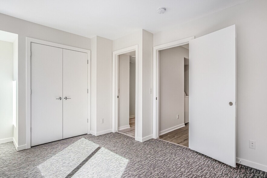 Building Photo - 11 Deloney Ave NW